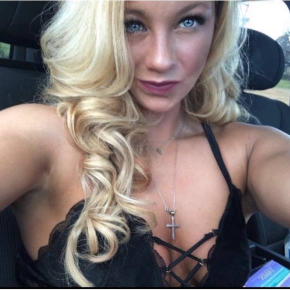 Meet your Posher, Shelby - Picture 1 of 1